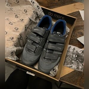 NEW IN BOX - MENS Pearl Izumi All Road Cycling v5 Shoes